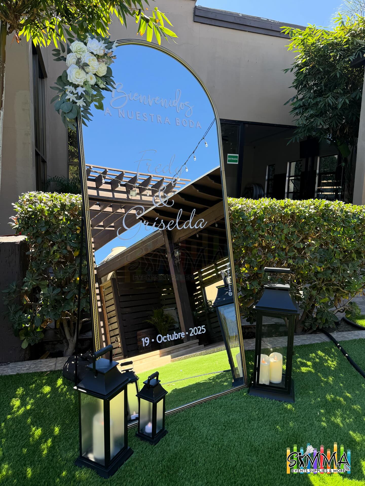 Espejo de bienvenida en exterior